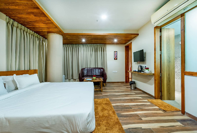 Hotel Moistin Pune | Business Class Hotel | | Suite Room